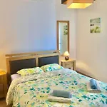 Holidayhouse In Lagos - Stylish House In Lagos Old Town